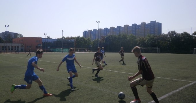 V 16. kole Pražského přeboru mladšího dorostu jsme v sobotu 5. 4. 2018 zajížděli na hřiště Dukly Jižní Město.