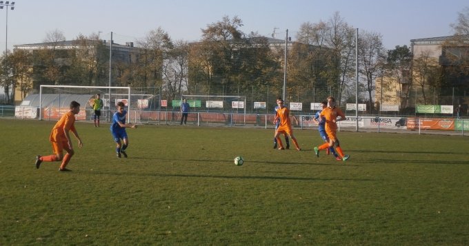Přinášíme krátké hodnocení z 6 a 7. kola 1.třídy staršího dorostu, který stále ani jednou nezaváhal a drží si neporazitelnost v soutěží.