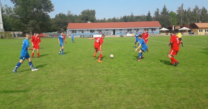 V prvním kole přeboru staršího dorostu jsme po dvouleté odmlce zajížděli na hřiště Sokola Kolovraty.