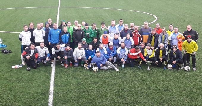 21. ročník tradičního vánočního turnaje starých gard, pojmenovaného po dlouholetém hráči a funkcionáři klubu Vláďovi Chržovi, se uskutečnil v sobotu 21. prosince na umělé trávě FC Zličín.