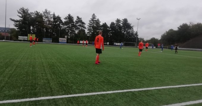 V 6.kole Pražského přeboru mužů jsme v sobotu 26.9.2020 zajížděli na hřiště Újezdu Praha 4.