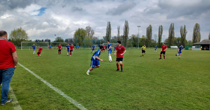 Ve 24. kole Pražského přeboru mužů, jsme v sobotu 29.4.2023 zajížděli na hřiště Čechie Uhříněves.