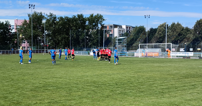 V sobotu 12.8.2023 jsme v rámci druhého kola Pražského přeboru mužů hostili dalšího nováčka soutěže, mužstvo SK Třeboradic.