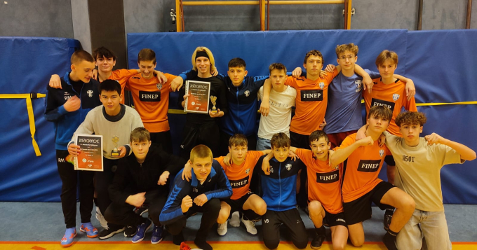 V článku vám přinášíme krátké info o přípravě mládežnických mužstev FC Zličín, které nám popsali trenéři jednotlivých kategorii. Jejich výsledky můžete průběžně sledovat na webu FC nebo facebooku FC Zličín.