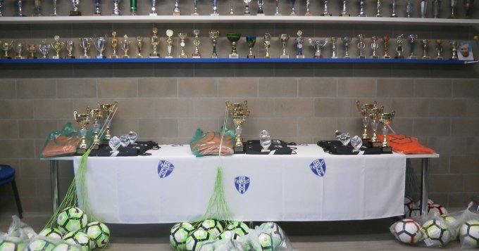 Ve čtvrtek 26.4.2018 proběhlo v klubovně FC Zličín vyhlášení výsledků zimních turnajů mládeže, které Fotbalový klub pořádal.