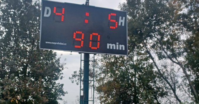 V 12. kole Veolia Pražská teplárenská přeboru mužů jsme v sobotu 26.10.2024 zajížděli na hřiště Sokola Kolovraty.