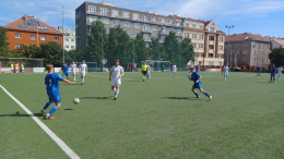 Zápas o první místo moc fotbalu nenabídl … !